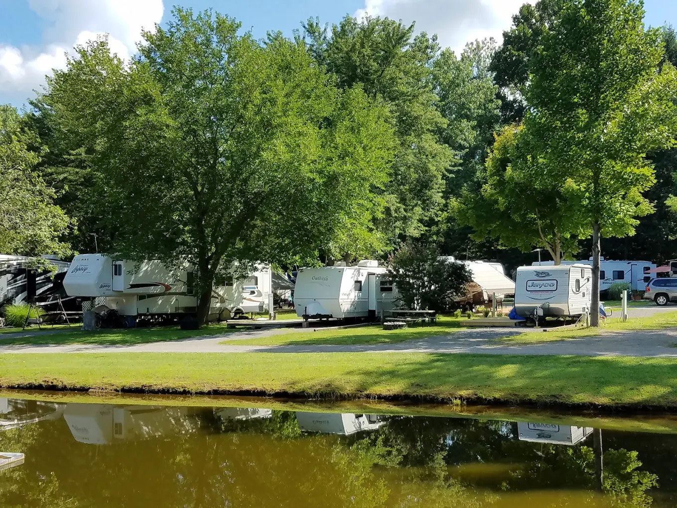 Kamp Across From the Dunes