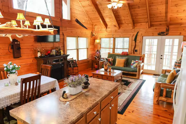 Bear Cliff Log Cabin