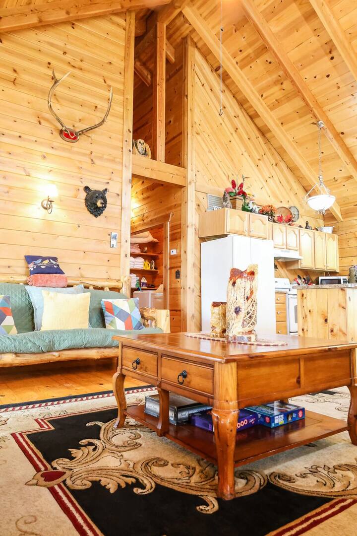 Bear Cliff Log Cabin