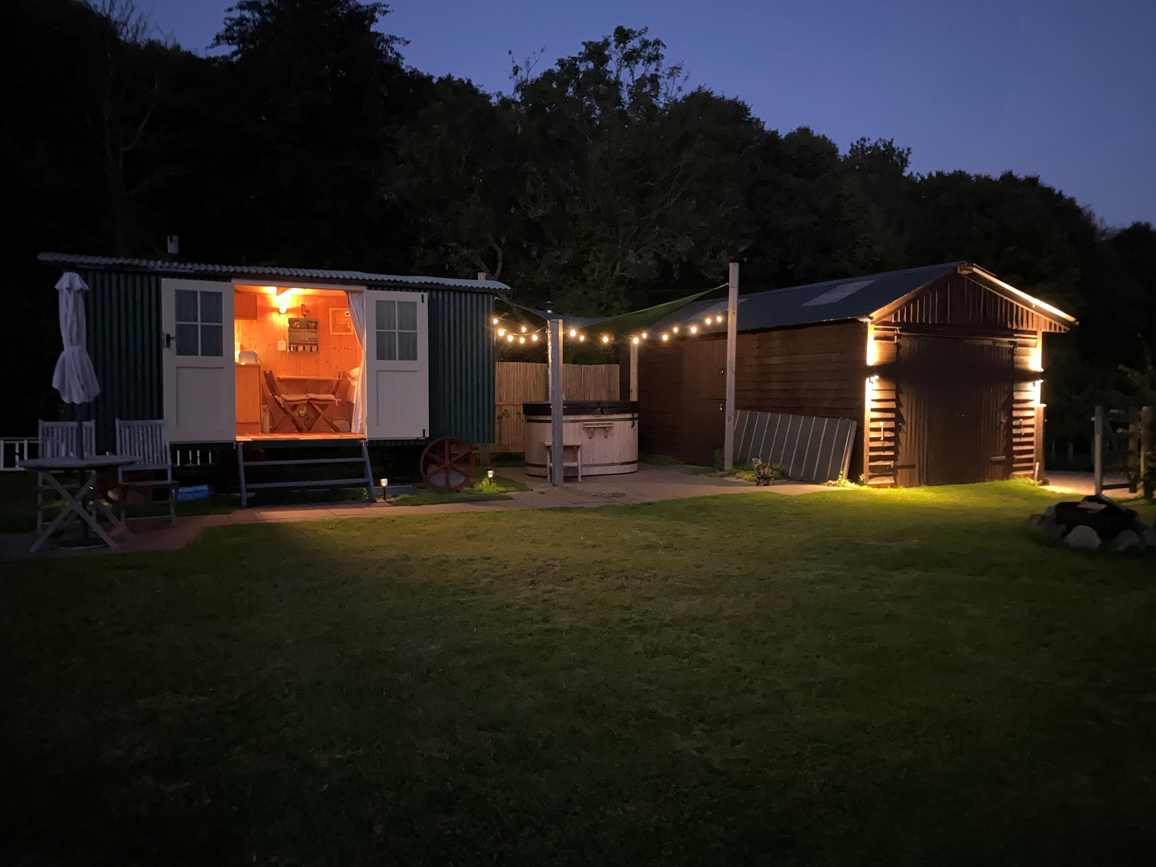 Luxury Hut, Hot Tub and Sauna