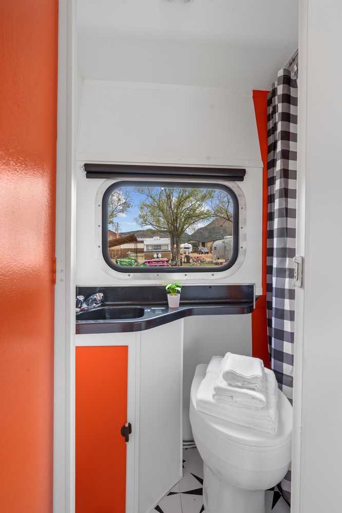 Starlite Vintage Resort