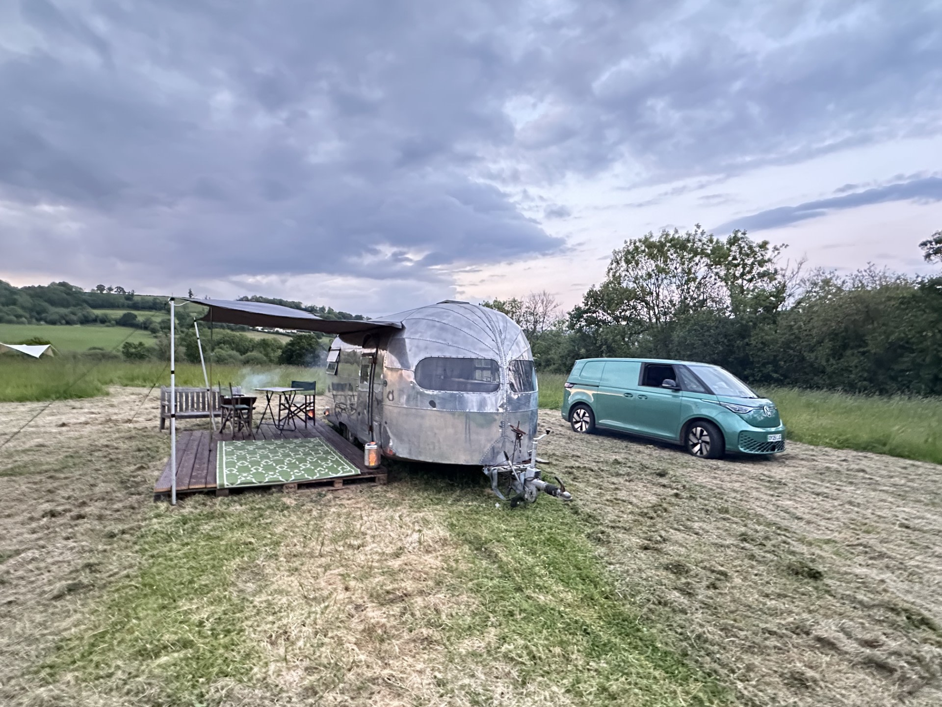Jurassic Airstreams Spa Glamping