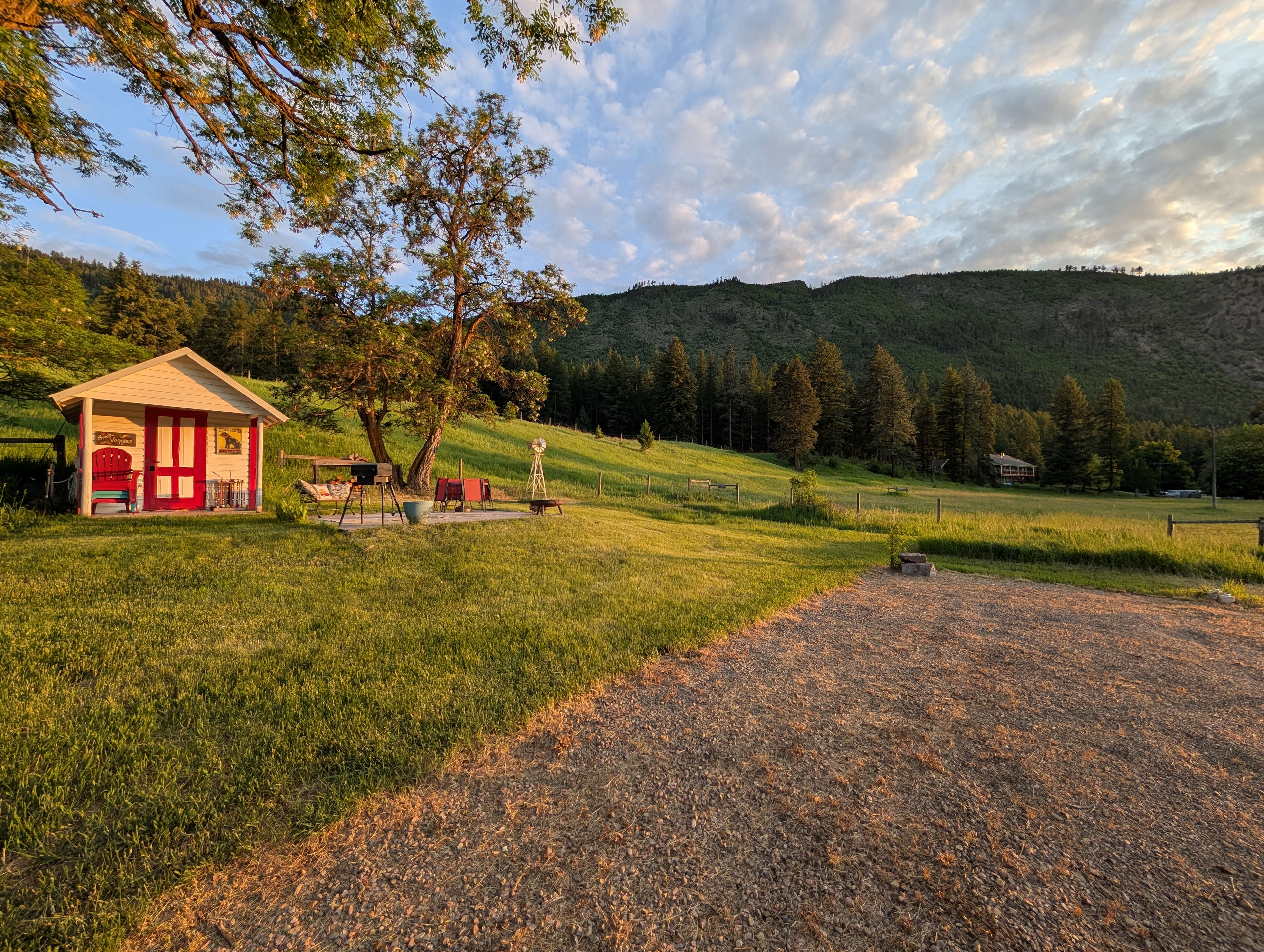 Flower Farm w/Gorgeous Views-RV Pad