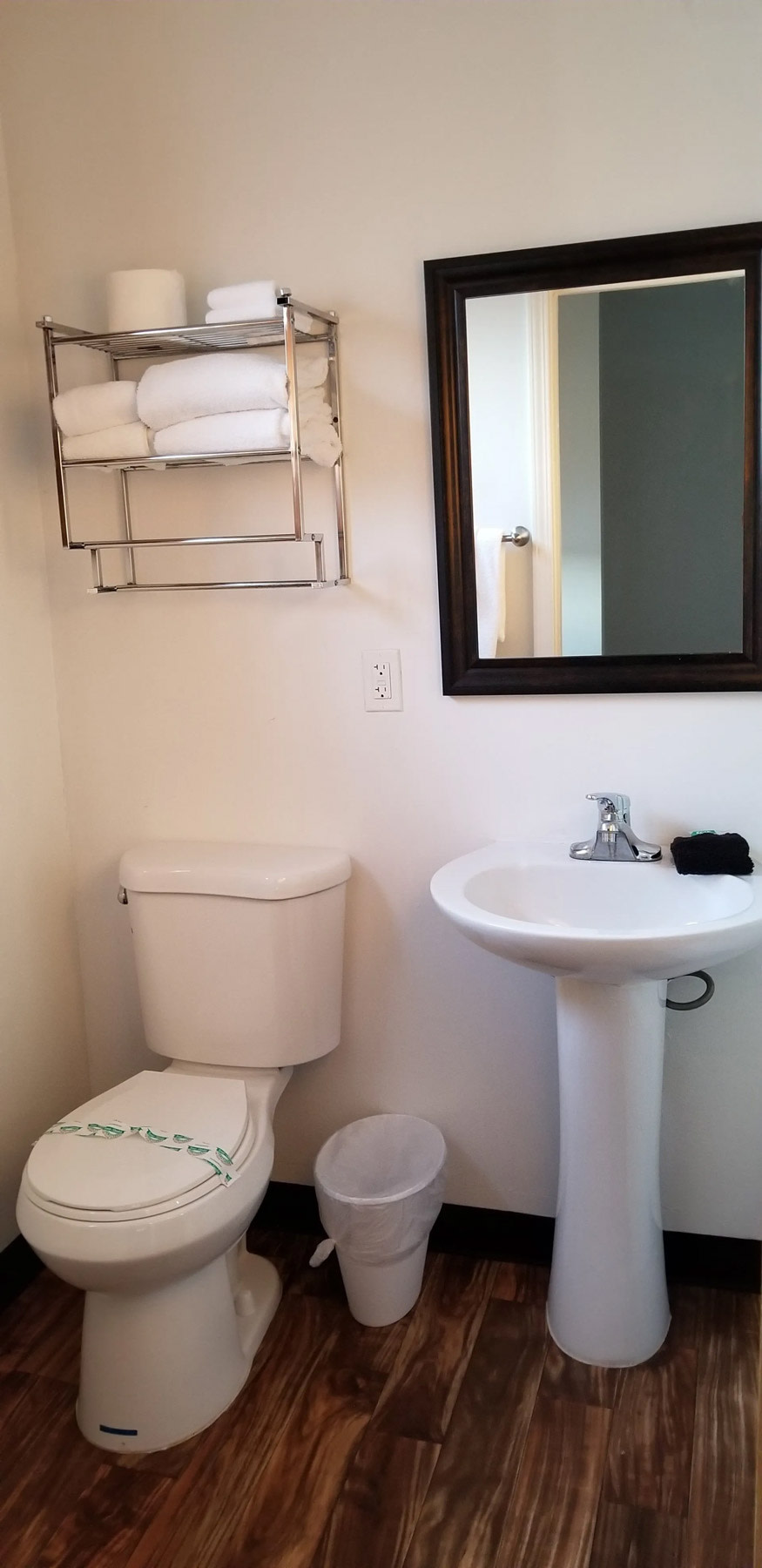 Creekwood Inn Motel and RV Park