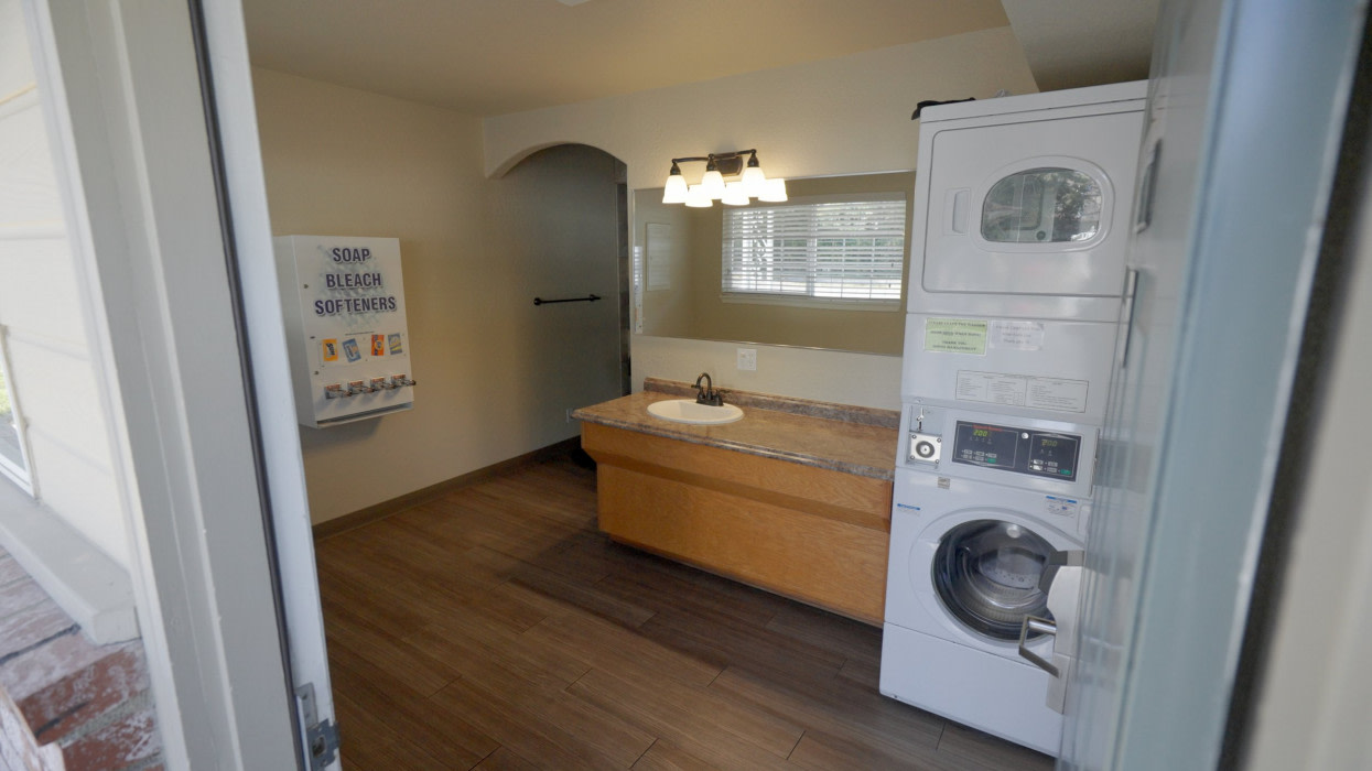 Hi-lo Motel and RV Park