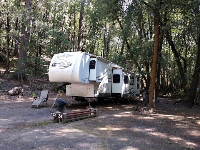 Creekside Cabins And RV Resort