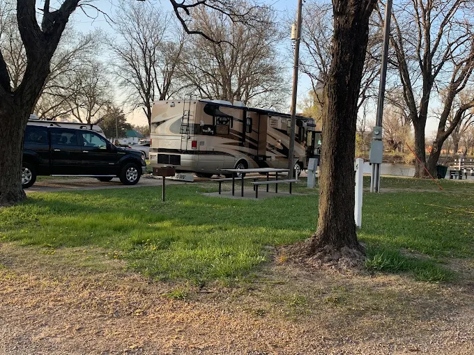 Ellis Lakeside City Campground