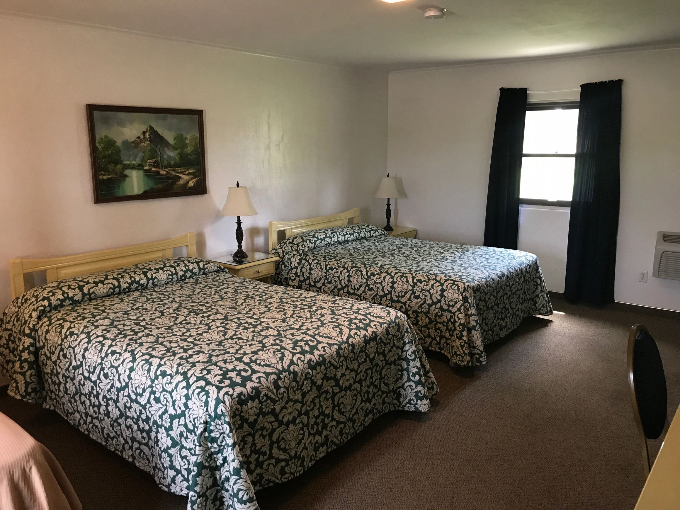 Evergreen Inn and RV Park