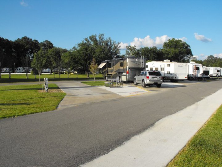 Pine Grove Estates and RV Park