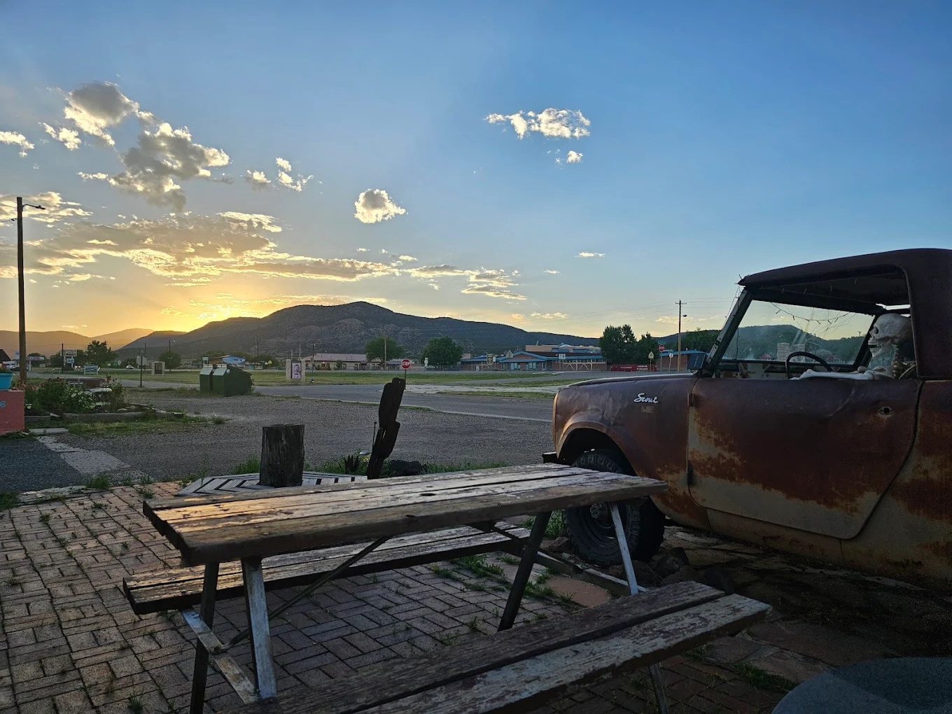 Cimarron Inn and RV Park
