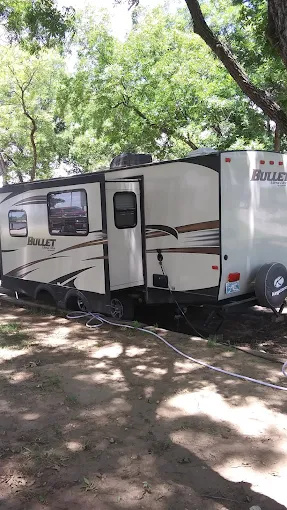 Little Glasses Resort and Marina