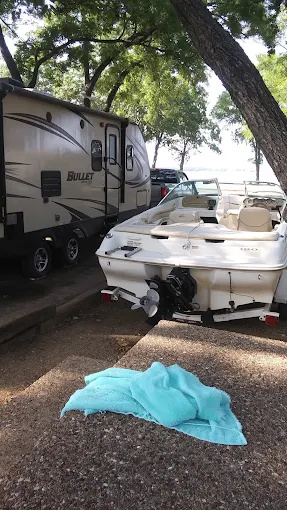 Little Glasses Resort and Marina