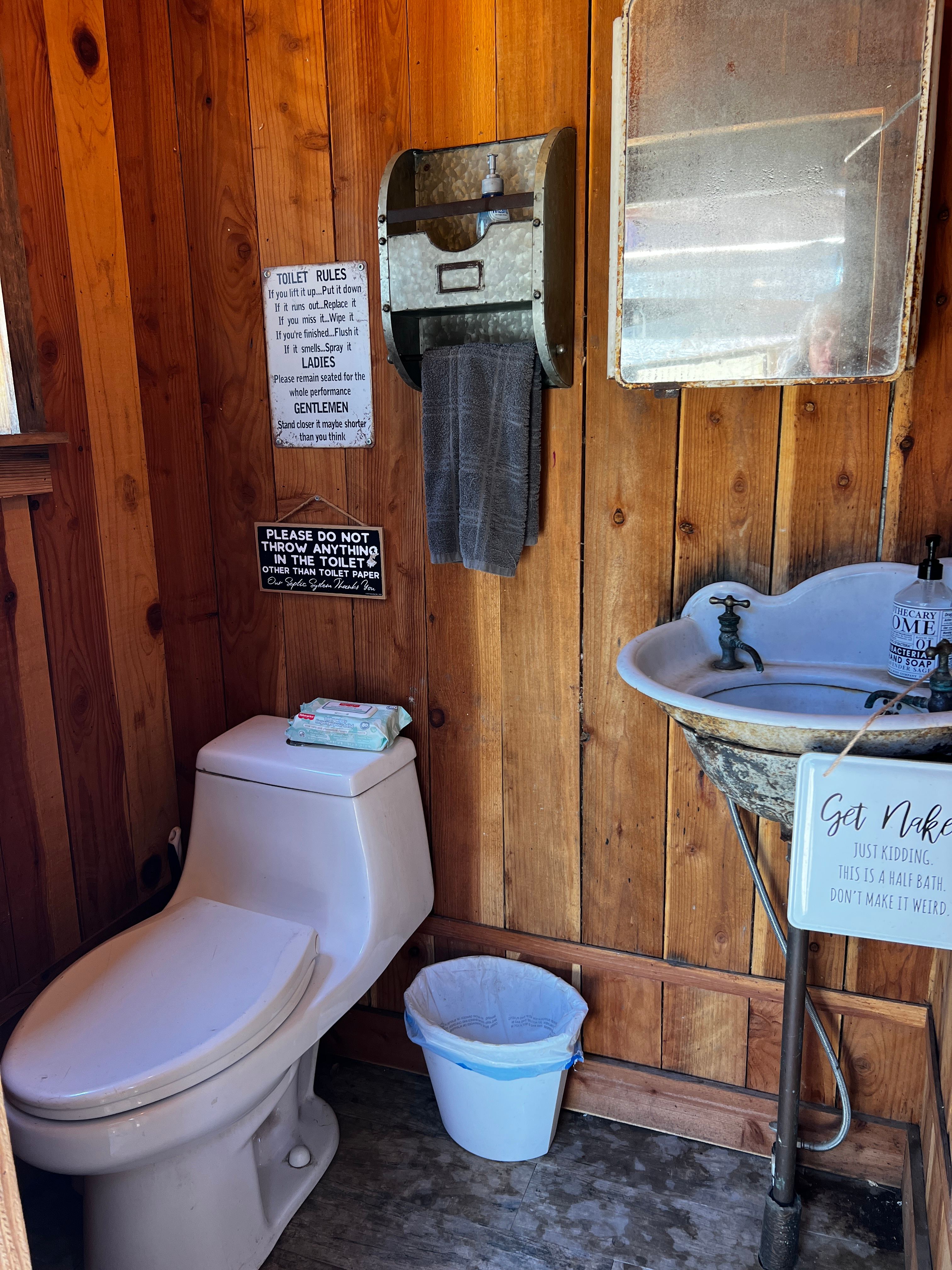 Rustic Wooded Ranch -Creekside Stay