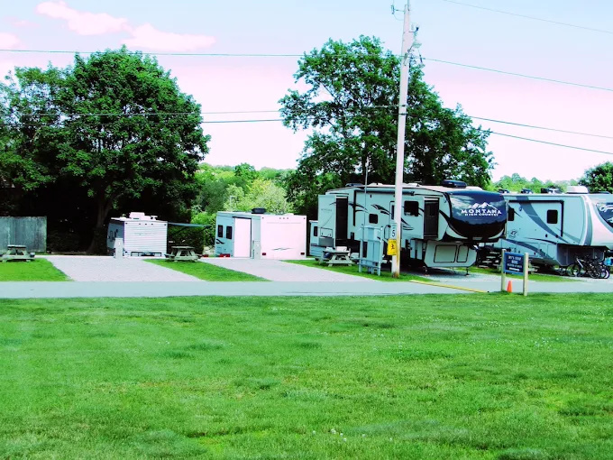 Meadowlark RV Park