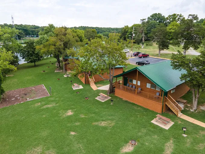 Nashville Shores Lakeside Resort