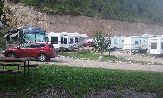 Arrowhead Motel and RV Park
