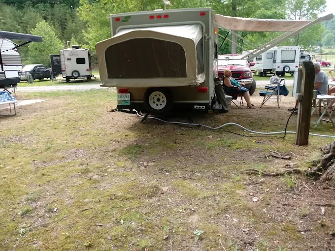 Creekside Cabins and RV Park