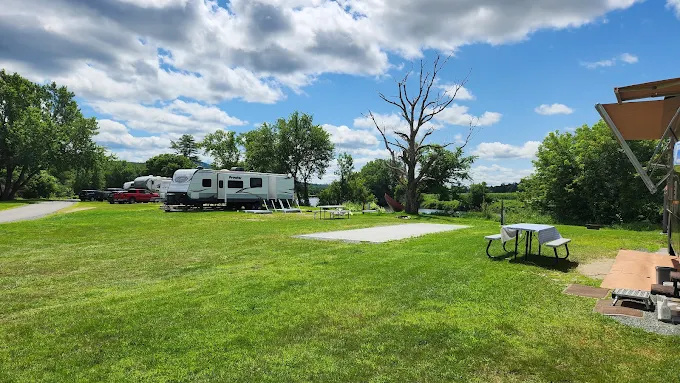 Riverside Camping & RV Resort
