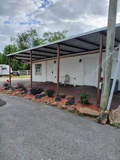 Twelve Palms RV Park Downtown