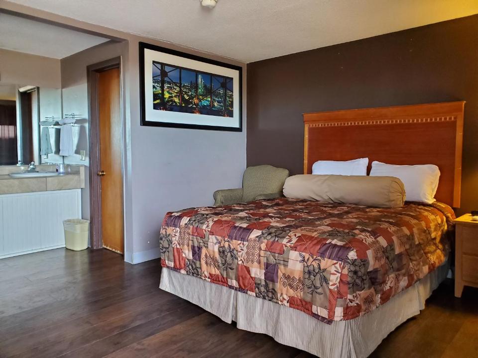 Thunderbird Motel and RV Park