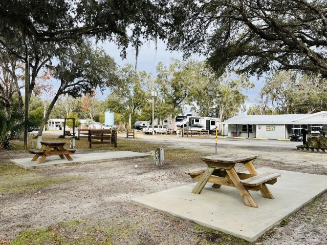 Shady Oaks RV & Mobile Home Park