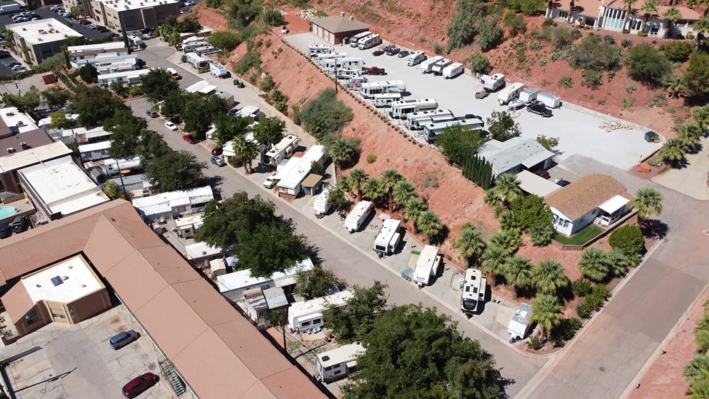 Hillside Palms RV Park & RV Storage & Tiny Homes