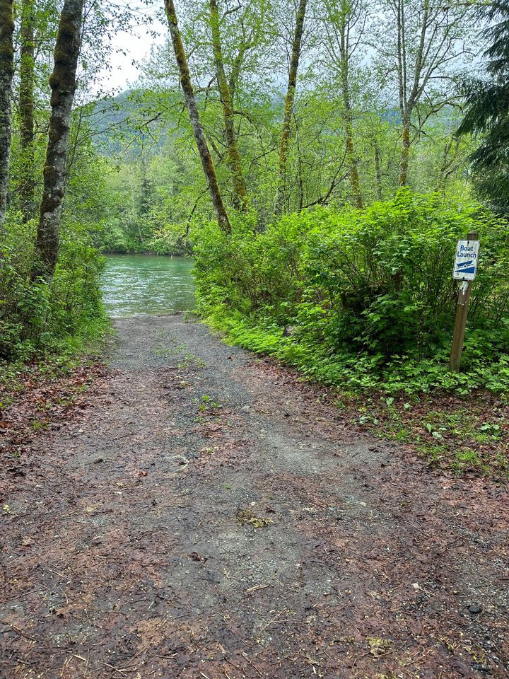 Glacier Peak Resort & Winery