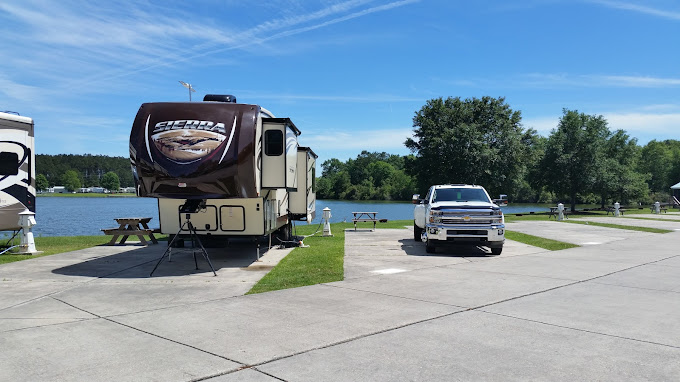 Lakeside RV Resort by Rjourney