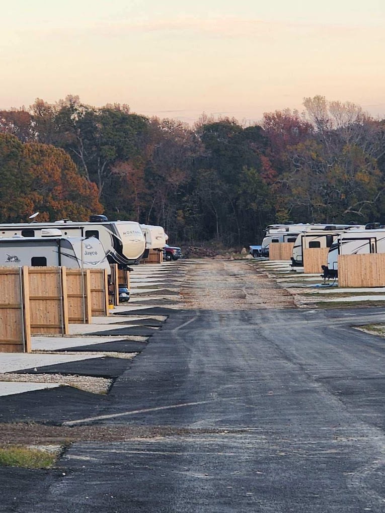 Cowboys RV Park- Emory, Tx