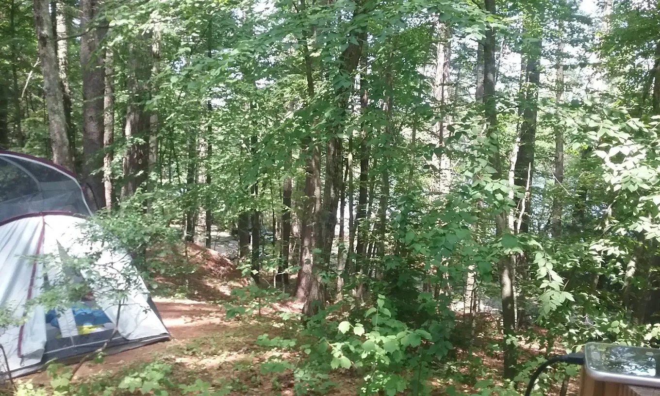 Ayers Lake Farm Campground & Cottages