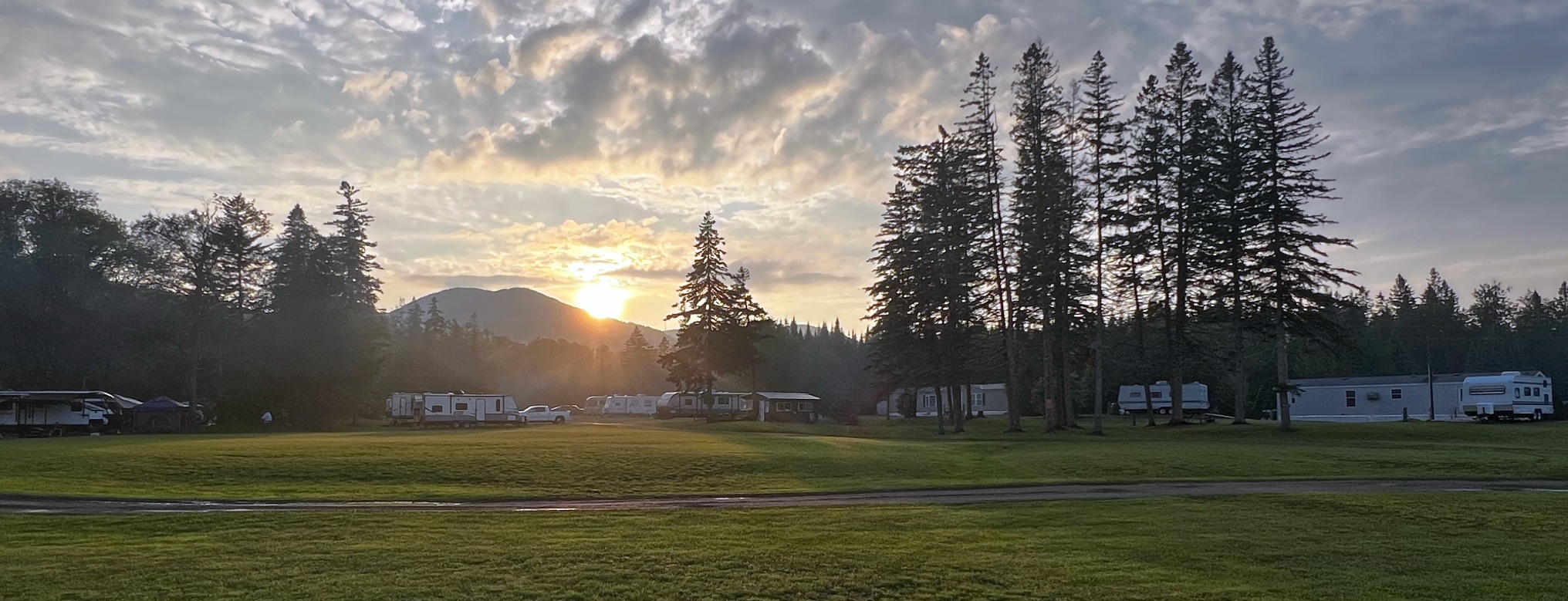 Loghaven Lodge & Campground