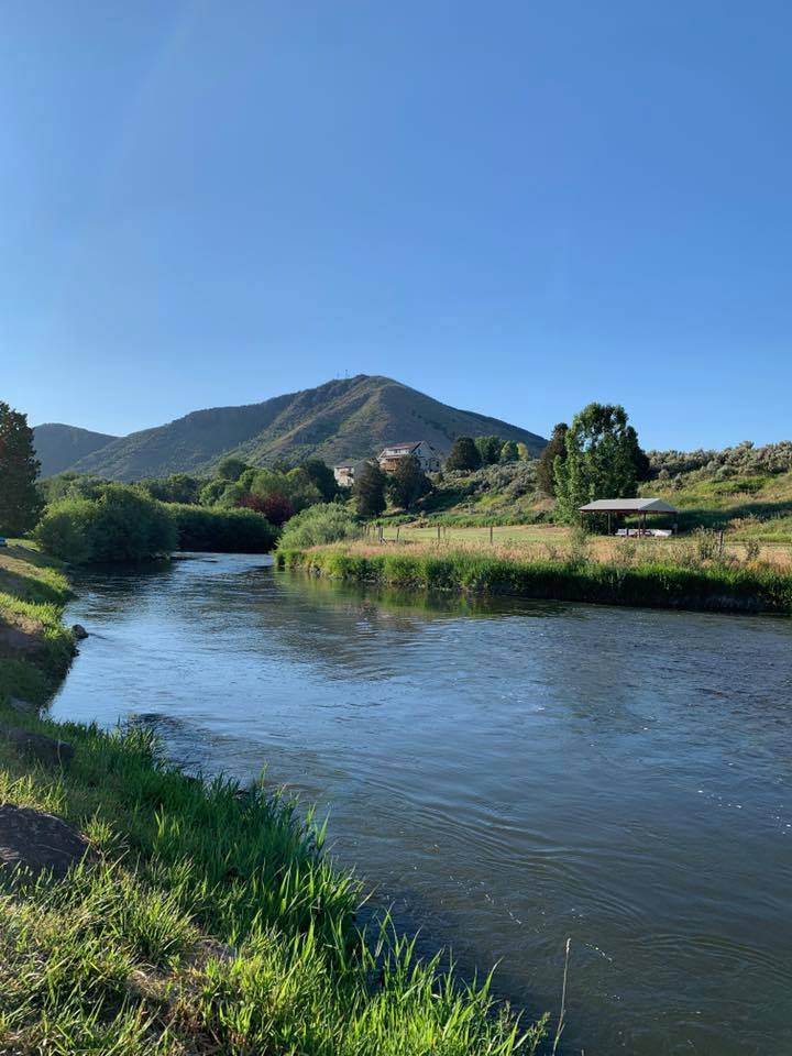 LAVA MOBILE ESTATES LLC