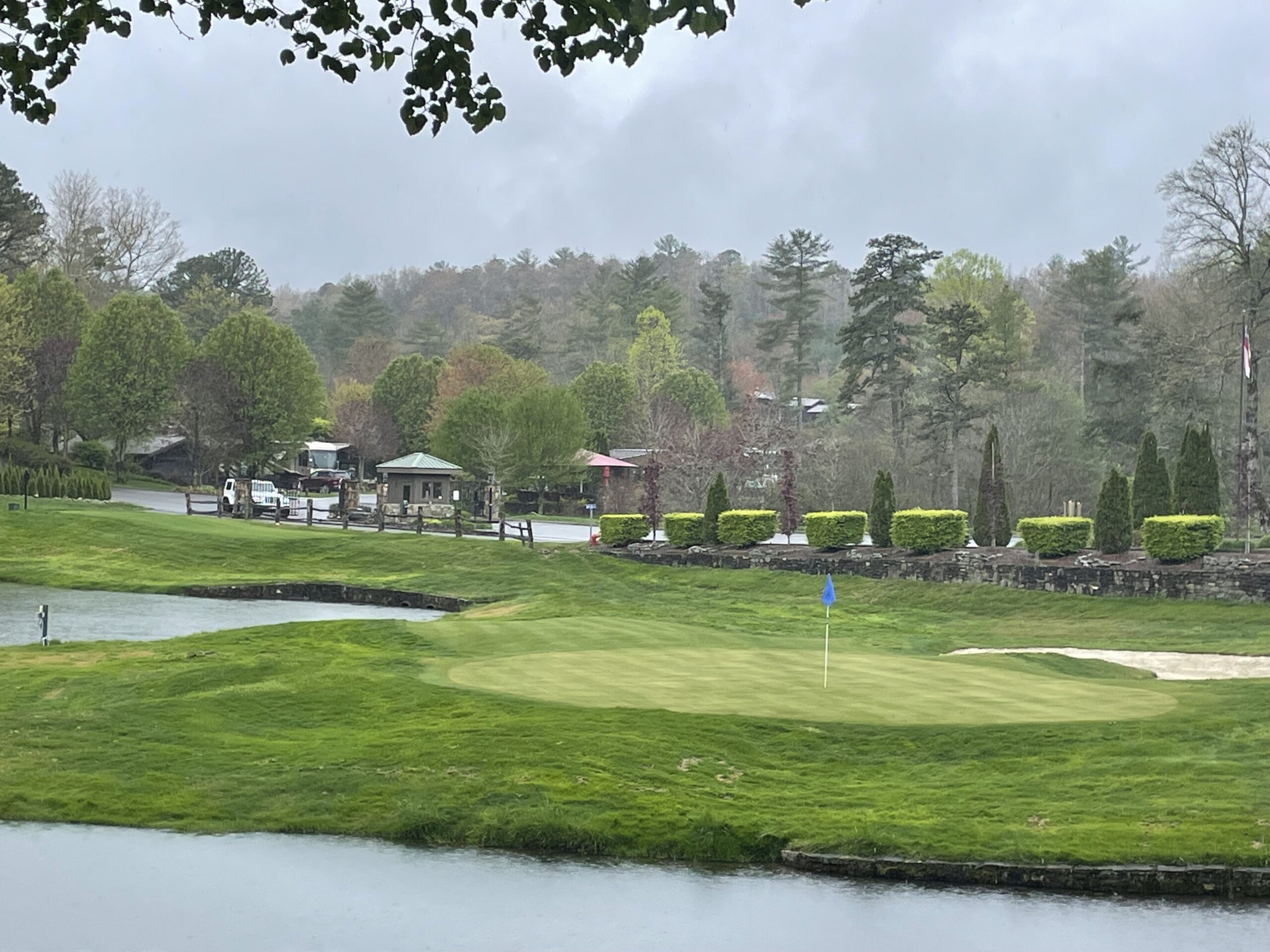 Mountain Falls Luxury Motorcoach Resort
