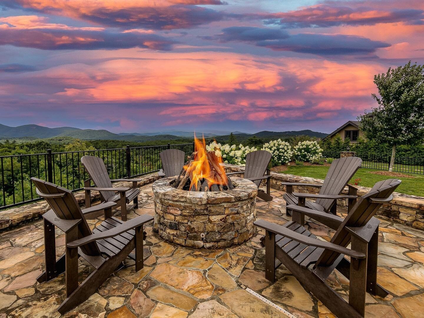 Mountain Falls Luxury Motorcoach Resort