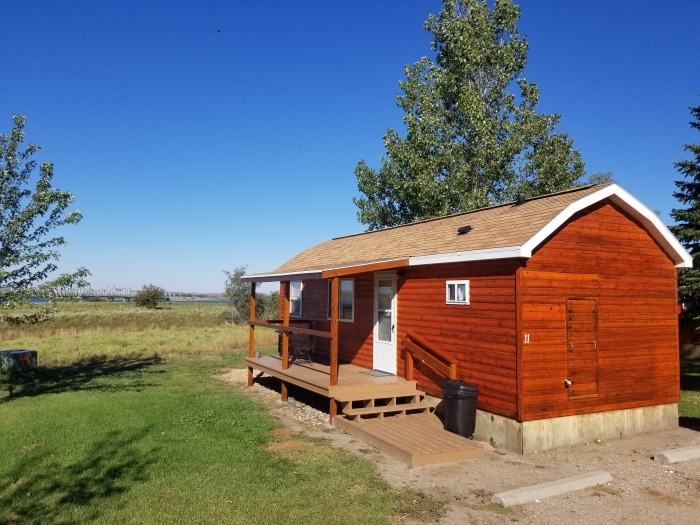 Country Cabin and RV Park