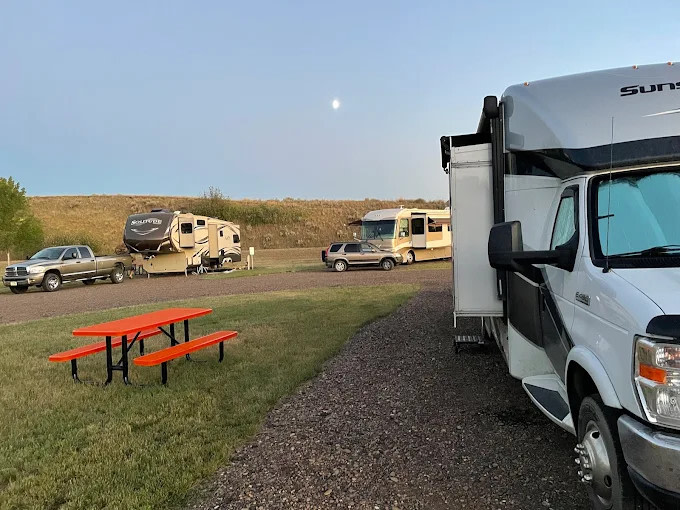 Cottonwood Inn & Suites