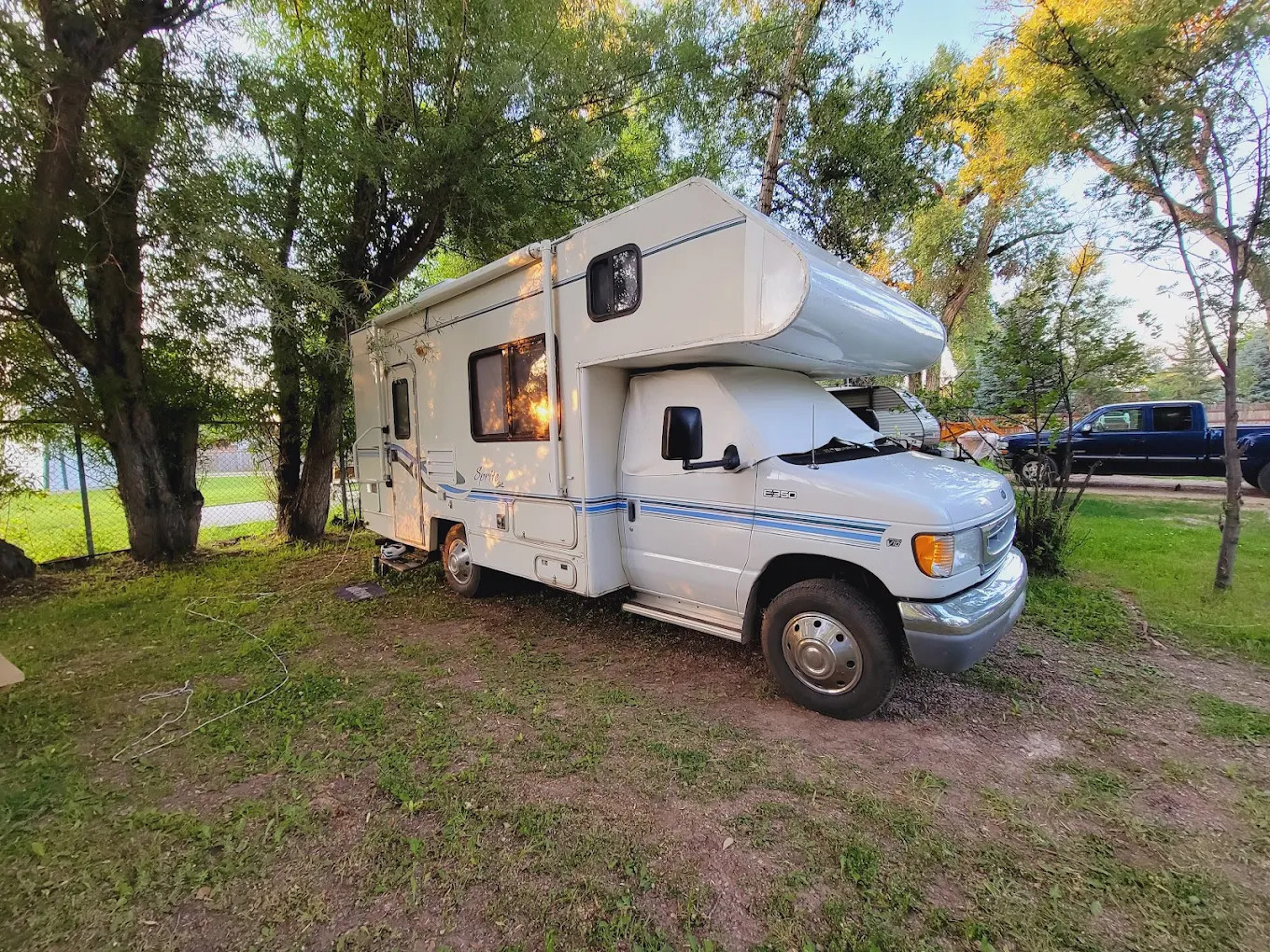 Foothills Motel and Campground