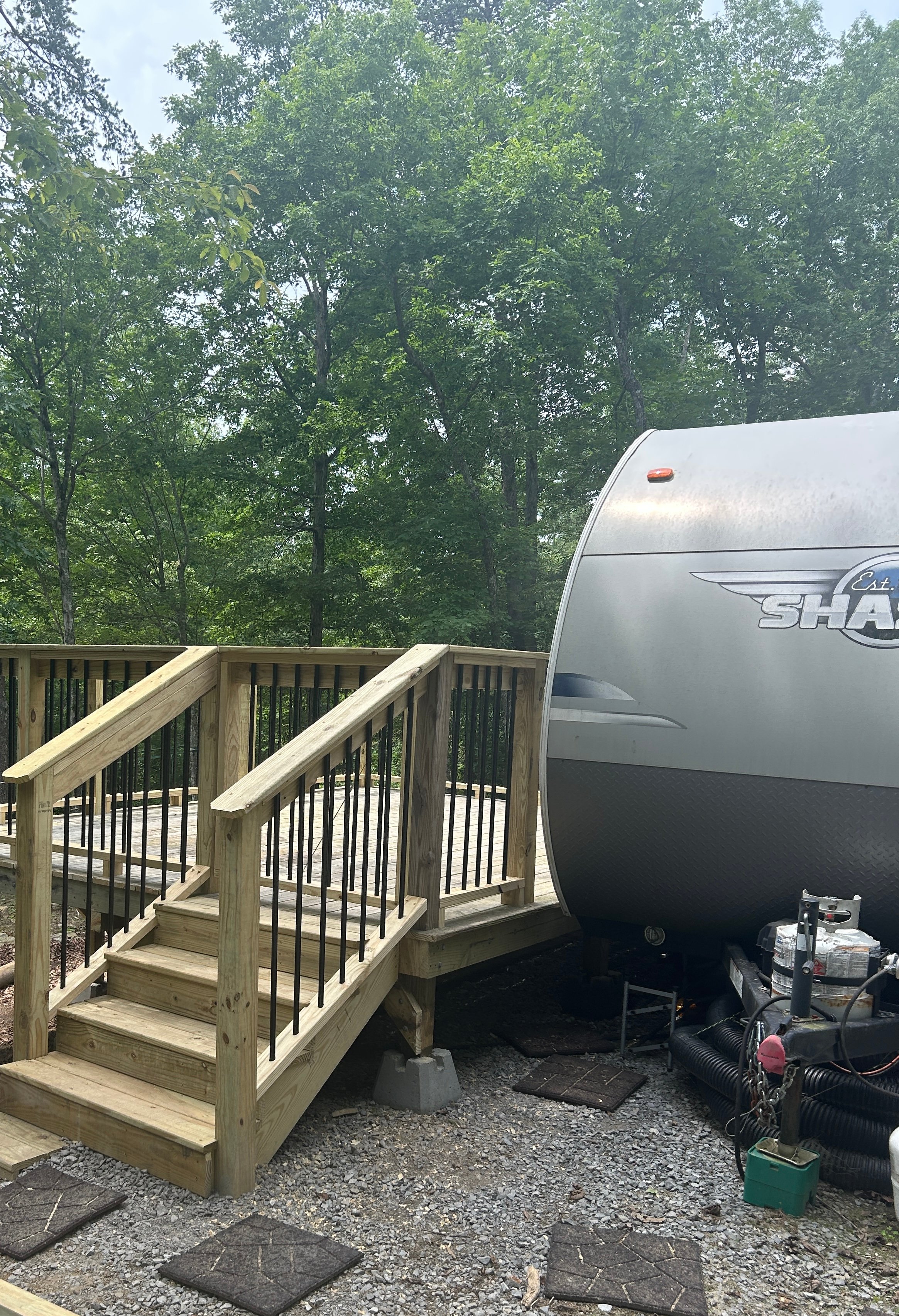 Lake Lahusage Camper: Dock & Kayaks