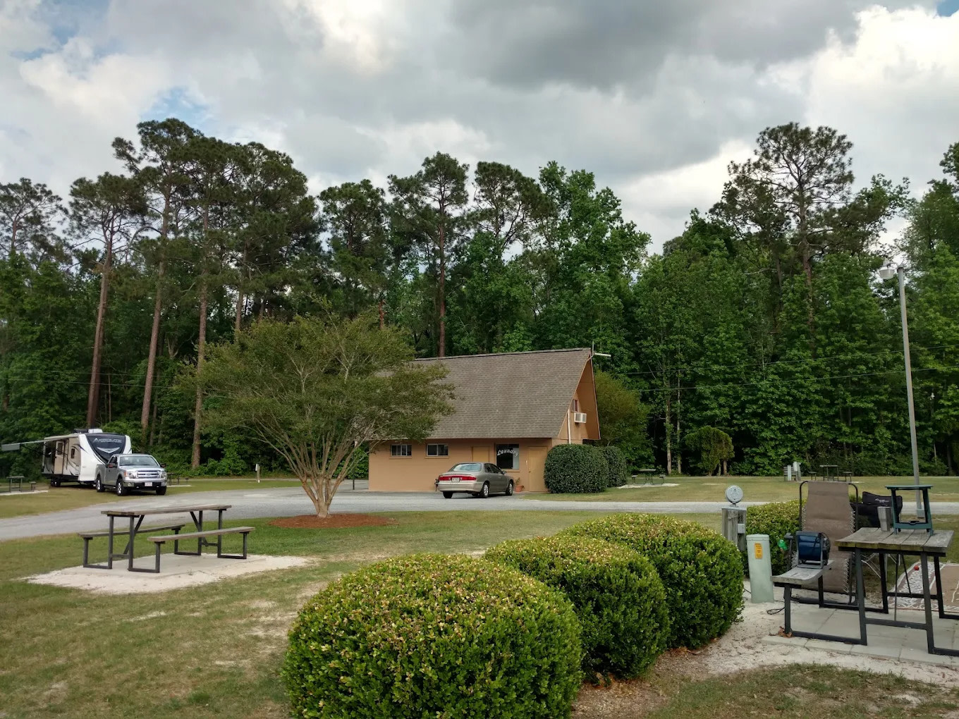 Parkwood RV Park And Cottages