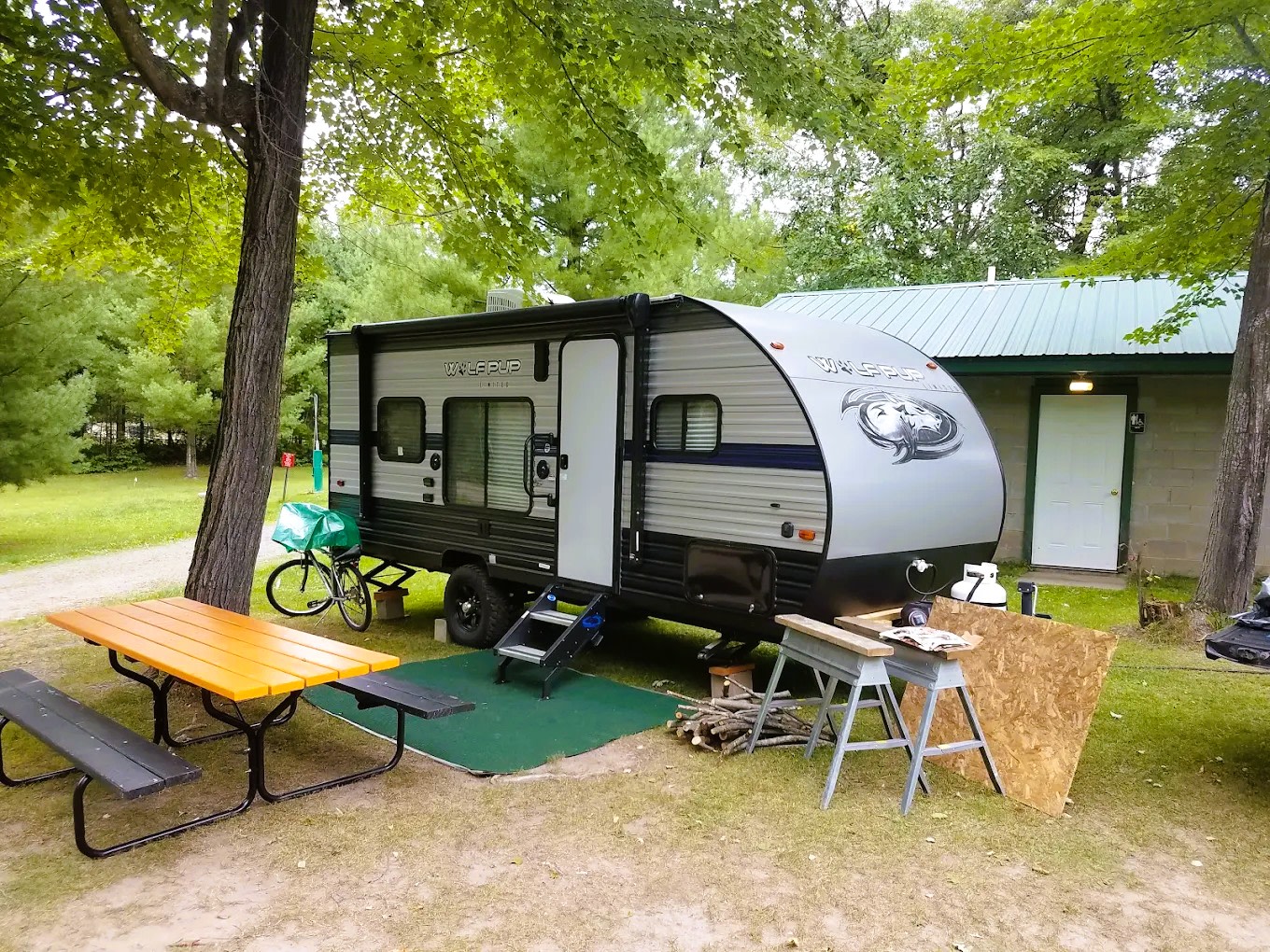 Sundown Saloon Bar Grill and Campground