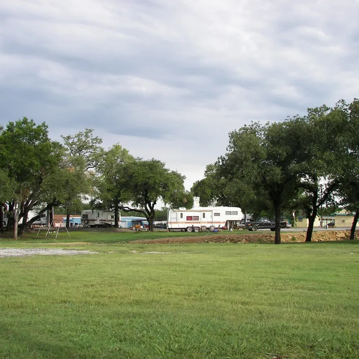 Harlowes RV Park
