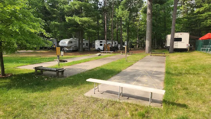 Chain O Lakes Campground Resort