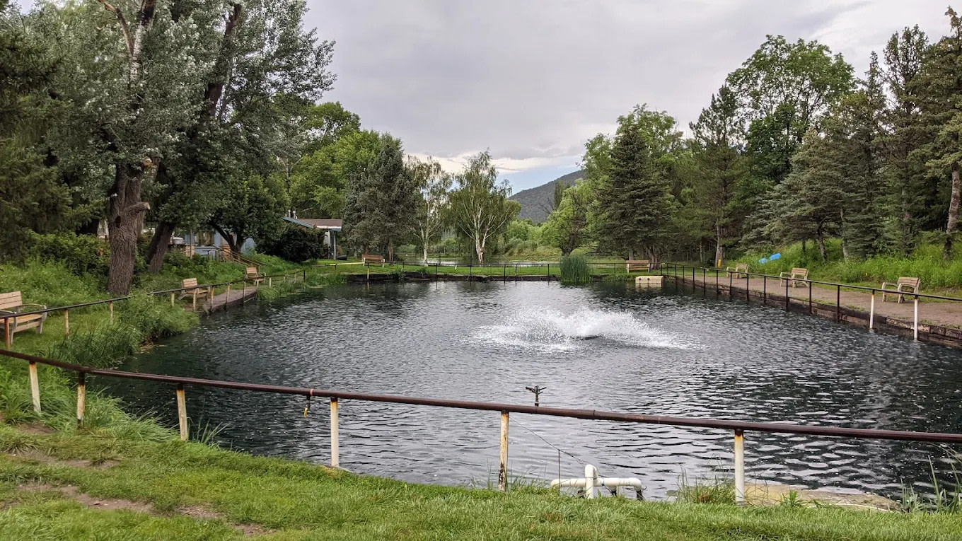 Seeping Springs Trout Lakes & RV Park
