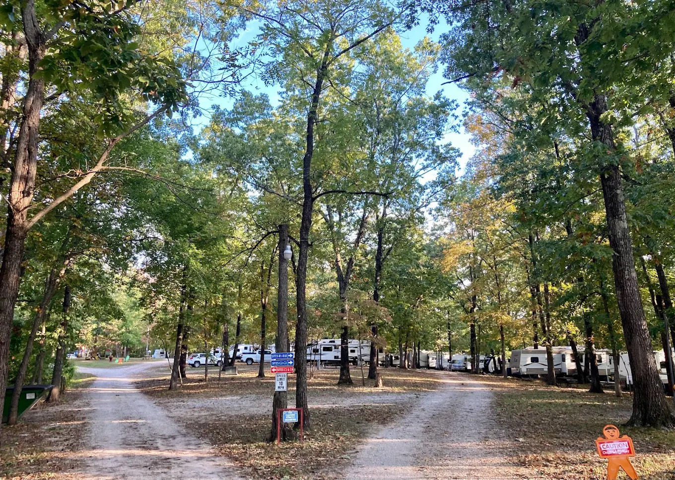 Oak Hill Court Cabins & RV Park