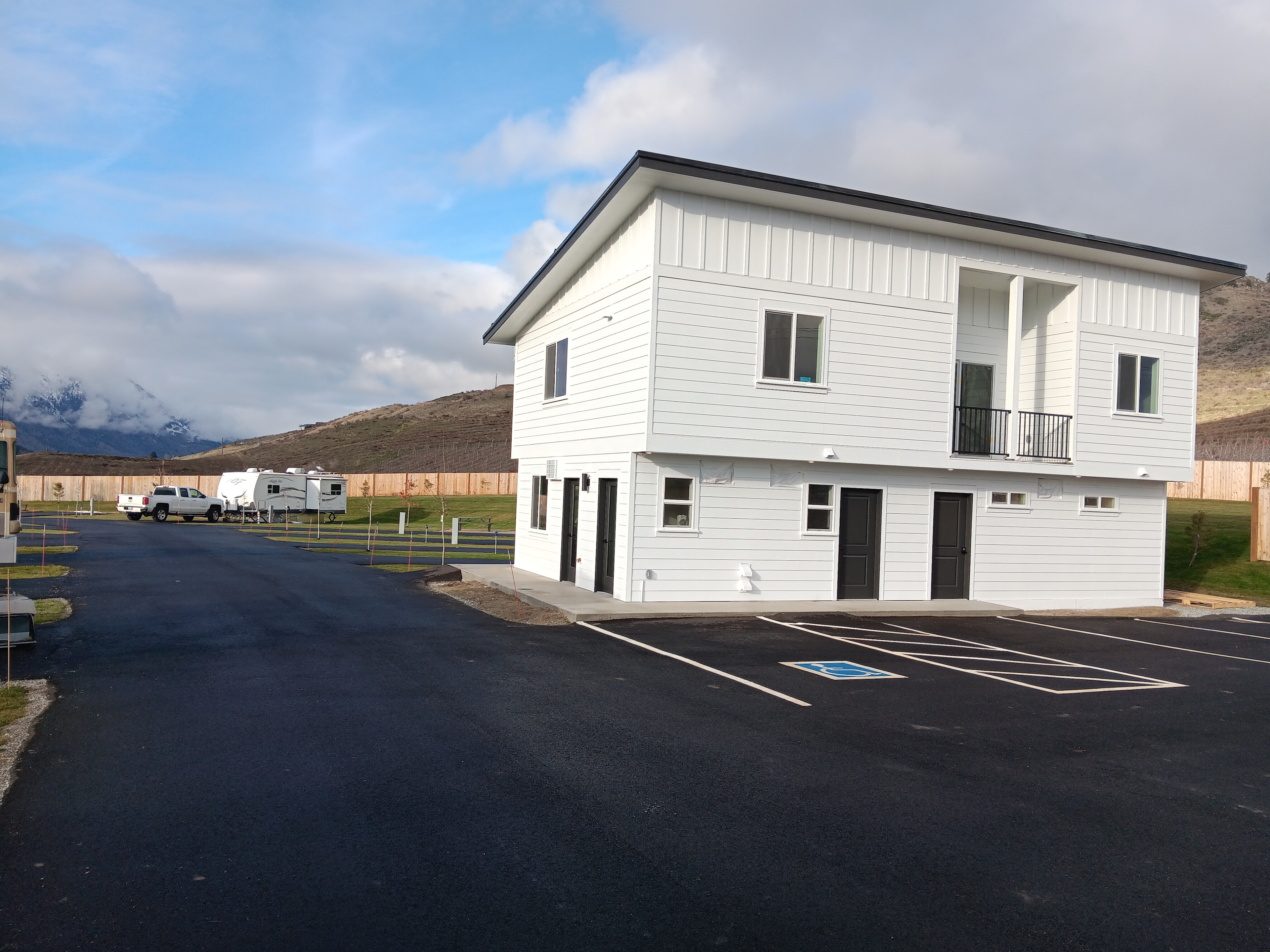 Four Lakes RV Park