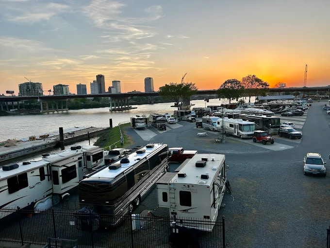 Downtown Riverside RV Park
