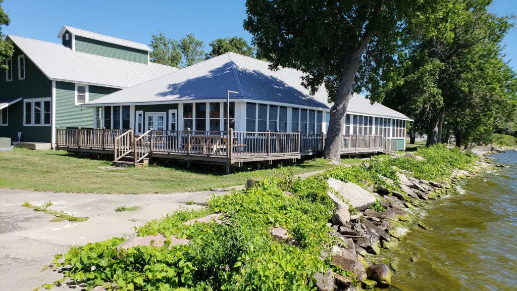 Sun Outdoors Association Island