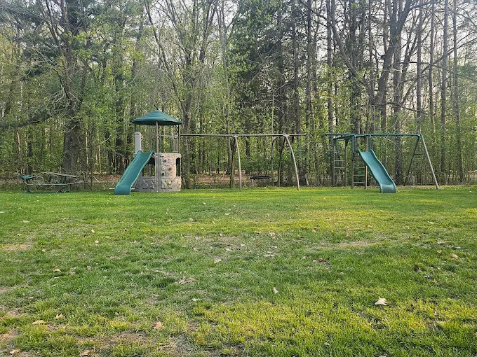 Water's Edge Resort On Farm Island Lake