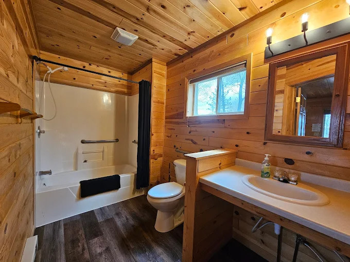 Water's Edge Resort On Farm Island Lake