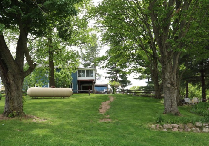 Inn Between the Lakes
